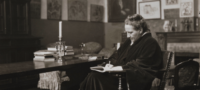 Gertrude Stein as a Book Reviewer